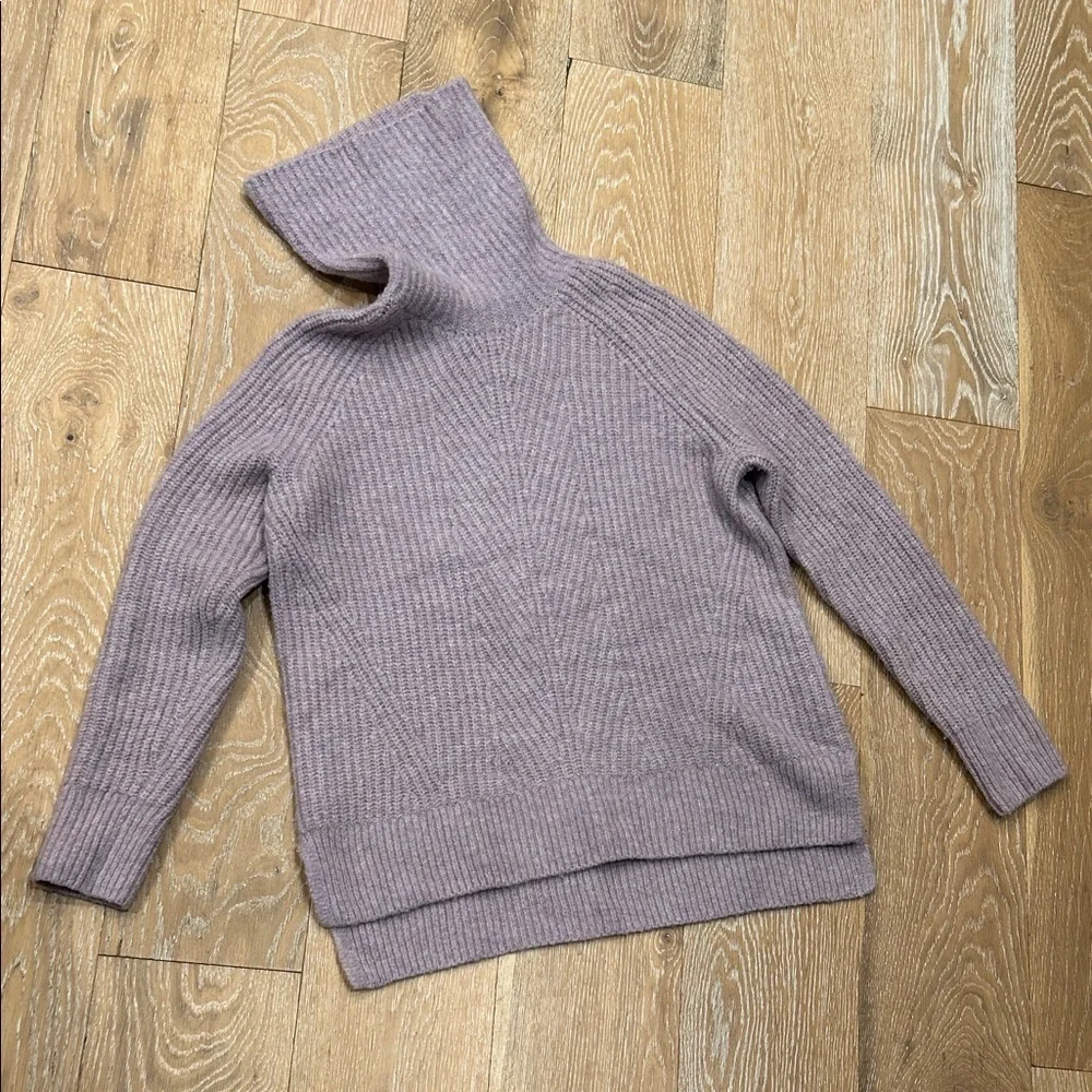 Madewell Mercer Turtleneck Sweater in Lavender Coziest Yarn